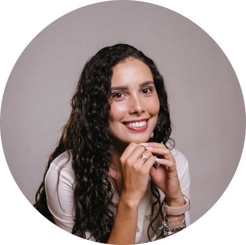 Caroline Bauce - Perfil